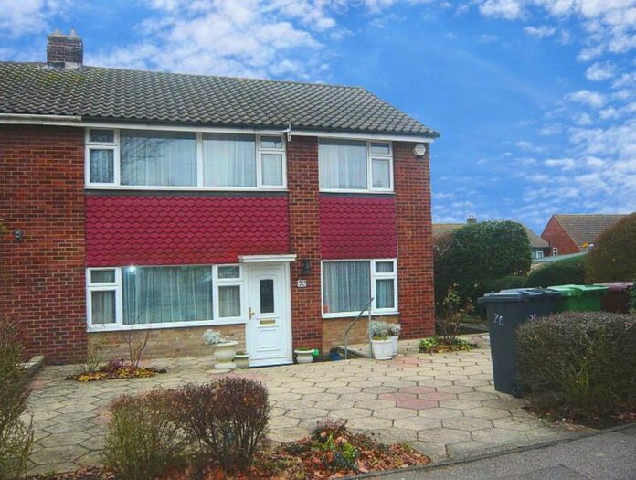 5 Bedroom Property To Rent In Albermarle Avenue, Potters Bar, EN6