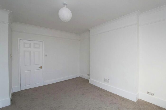 1 Bedroom Flat To Rent In Lennard Road, Croydon, CR0