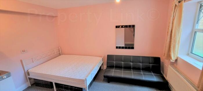 1 Bedroom Studio To Rent In Cranbrook Road, Ilford, IG1