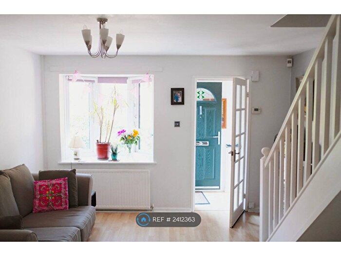 2 Bedroom Terraced House To Rent In Birch Polygon, Manchester, M14