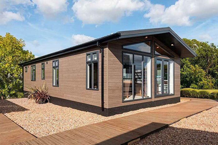 3 Bedroom Lodge For Sale In Chipping Norton, Oxfordshire, OX7