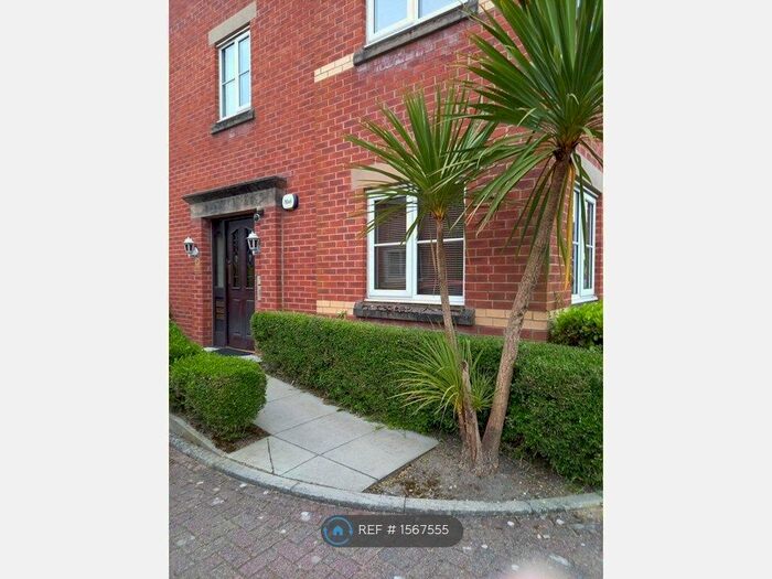 2 Bedroom Flat To Rent In Pavilion Gardens, Bolton, BL5