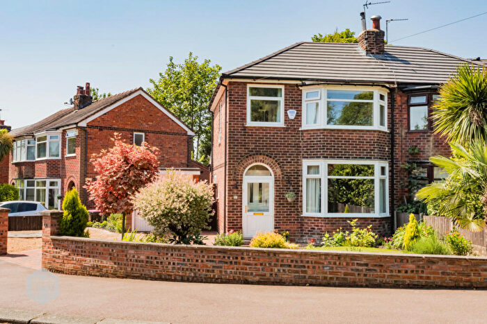 3 Bedroom Semi-Detached House For Sale In St. Marks Crescent, Worsley, Manchester, M28