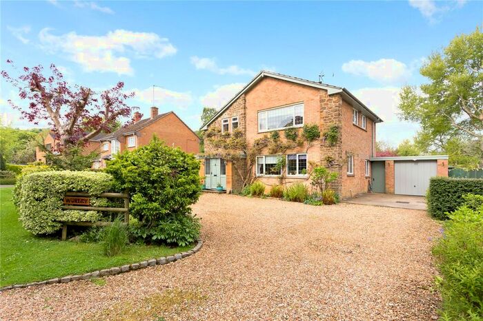 4 Bedroom Detached House For Sale In School Lane, Warmington, Banbury, Oxfordshire, OX17