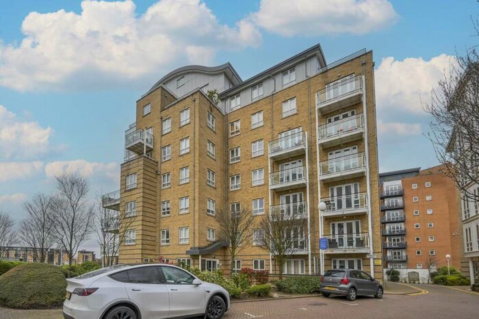 2 Bedroom Flat To Rent In St David Square, Canary Wharf, London, E14