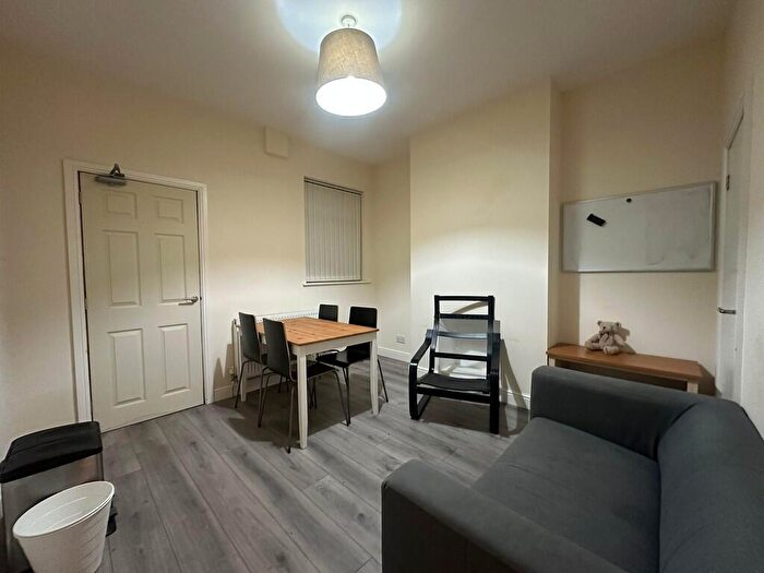 3 Bedroom Terraced House To Rent In Broomfield Road, Coventry, CV5