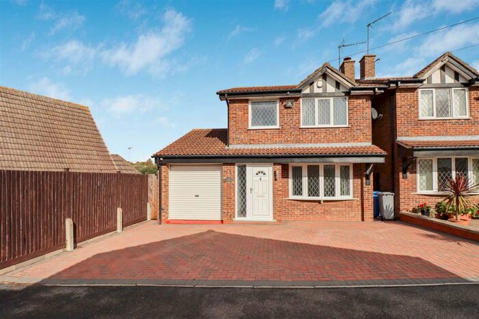 3 Bedroom Detached House To Rent In Thorn Close, Kettering, NN16