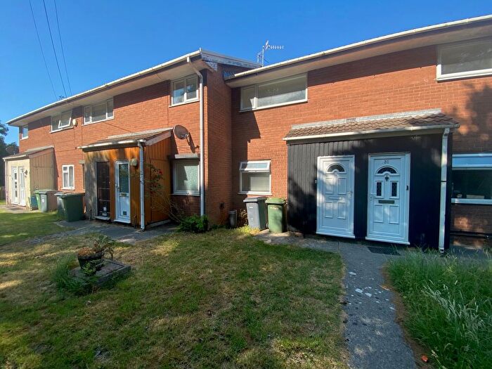 2 Bedroom Flat To Rent In Norwich Drive, Wirral, CH49