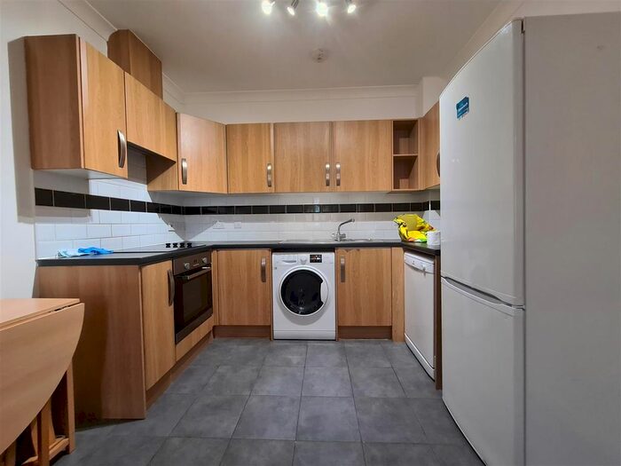 2 Bedroom Flat To Rent In A Fletton Avenue, Peterborough, PE2