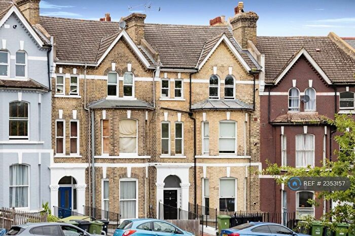 2 Bedroom Flat To Rent In Farquhar Rd, Crystal Place, London, SE19