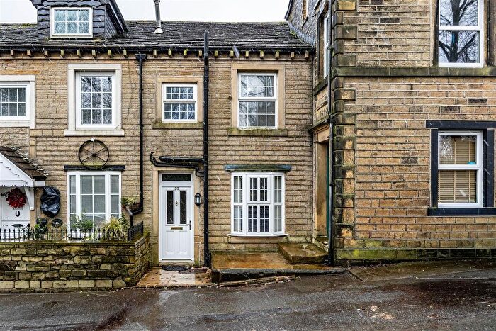2 Bedroom Terraced House For Sale In Towngate, Huddersfield, HD7