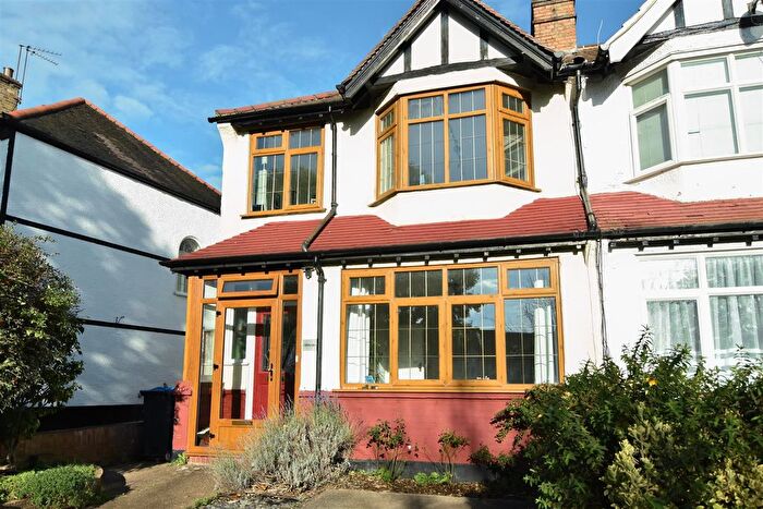 3 Bedroom Property To Rent In Briar Road, London, SW16