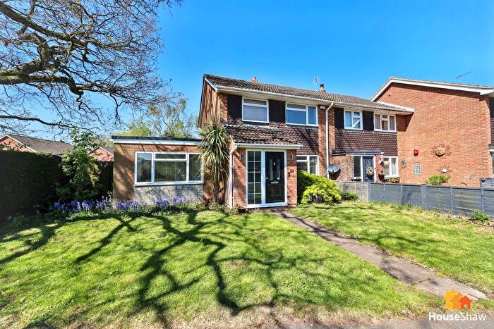 3 Bedroom End Of Terrace House For Sale In Grays Lane, Downley Village, HP13