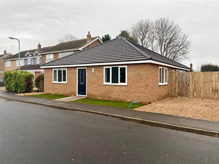 3 Bedroom Bungalow To Rent In Woodside East, Thurlby, Bourne, PE10