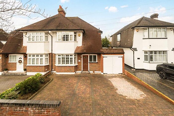 3 Bedroom Terraced House To Rent In Christian Fields, London, SW16