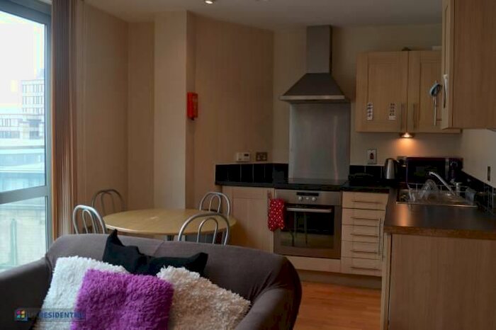 1 Bedroom Flat To Rent In West Street, Sheffield, South Yorkshire, Uk, S1