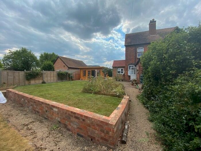 3 Bedroom Semi-Detached House To Rent In Halfkey Road, Malvern, WR14