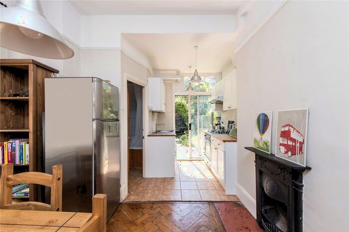 1 Bedroom Flat To Rent In Hailsham Avenue, Streatham, London, SW2