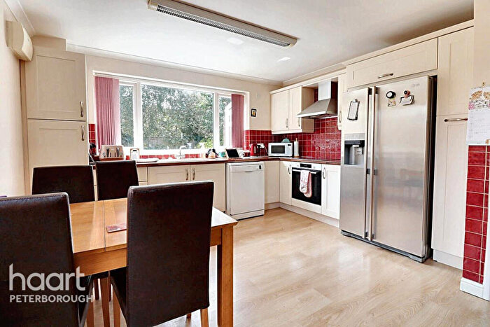 4 Bedroom Detached House For Sale In Mickle Gate, Longthorpe, PE3