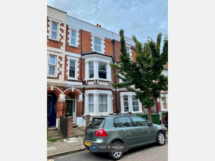 2 Bedroom Flat To Rent In Tregothnan Road, London, SW9