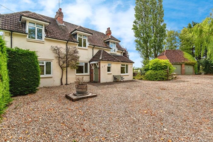 4 Bedroom Detached House For Sale In Martins Road, Keevil, Trowbridge, BA14
