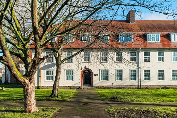 2 Bedroom Flat To Rent In Greenbay Road London, SE7