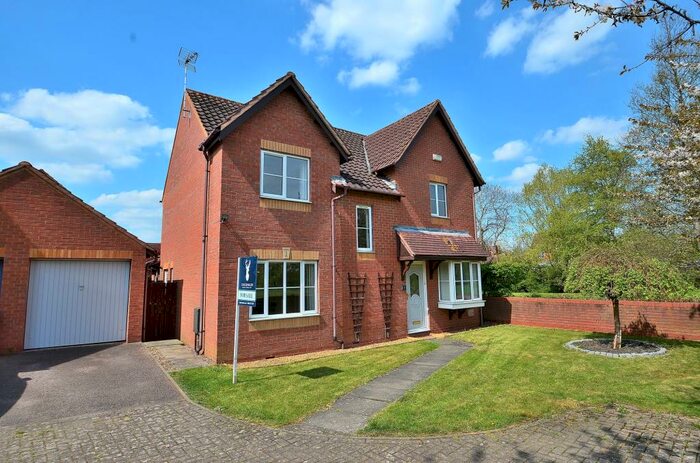 4 Bedroom Detached House To Rent In Curtis Croft, Shenley Brook End, MK5