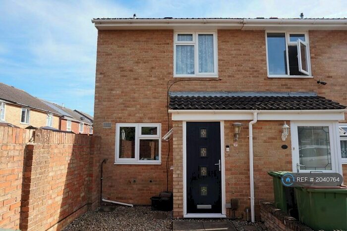 2 Bedroom End Of Terrace House To Rent In Shorwell, Netley Abbey, Southampton, SO31
