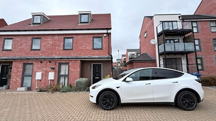 4 Bedroom Semi-Detached House To Rent In Malthouse Drive, Grays, RM17