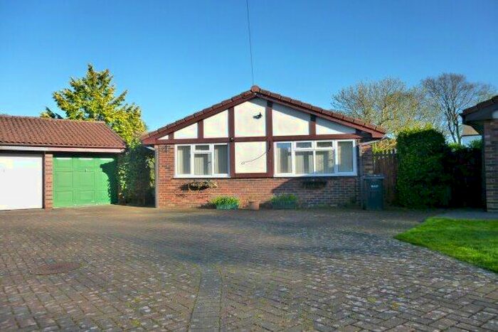 3 Bedroom Bungalow To Rent In Laurel Drive, Neston, CH64