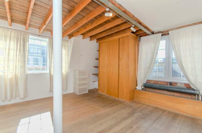 2 Bedroom Flat To Rent In Clerkenwell Road, Clerkenwell, London, EC1M