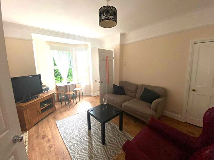 3 Bedroom Terraced House To Rent In Cholmeley Road, Reading, RG1