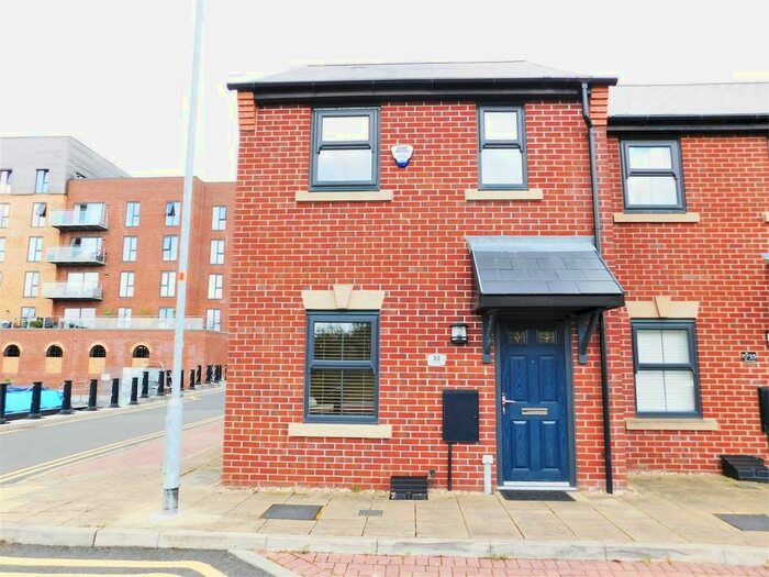 2 Bedroom End Of Terrace House To Rent In Durham Street, Droylsden, Manchester, M43