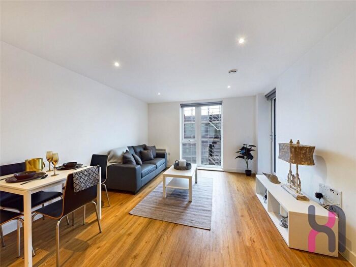 2 Bedroom Flat To Rent In Advent Way, Ancoats, M4