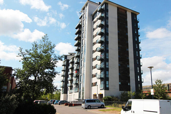 2 Bedroom Apartment For Sale In Overstone Court, Cardiff, CF10
