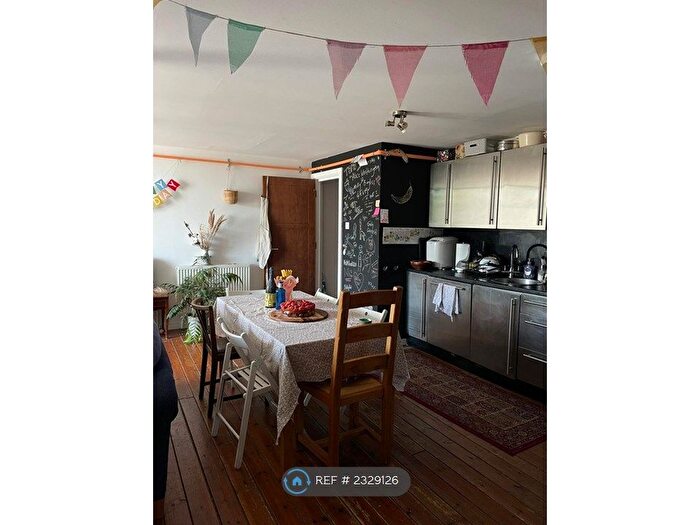3 Bedroom Flat To Rent In Tudor Grove, London, E9