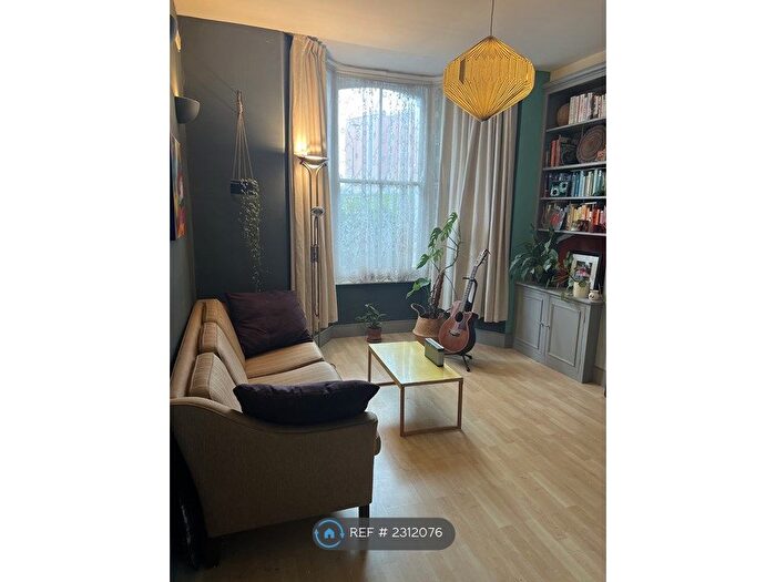 1 Bedroom Flat To Rent In Hunsdon Road, London, SE14