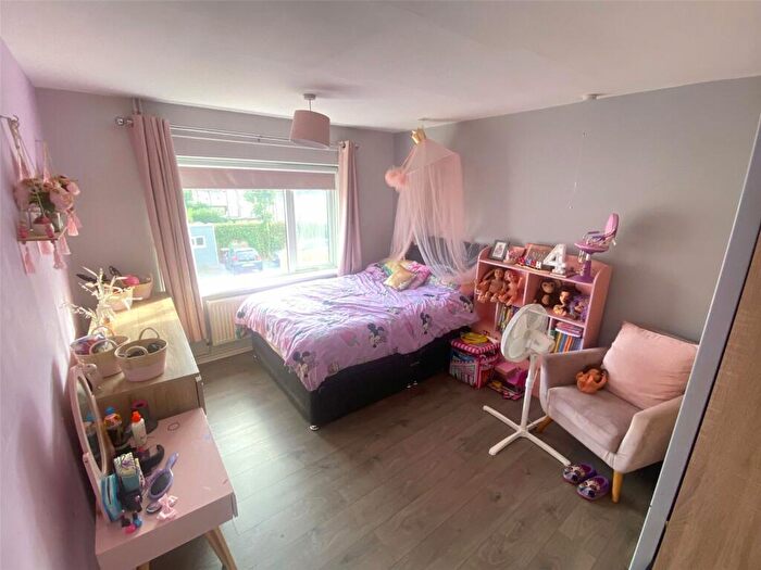 1 Bedroom Flat For Sale In Edenhall Gardens, Clifton, Nottingham, NG11