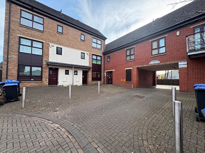 2 Bedroom Flat To Rent In Near Side, Northampton, NN5
