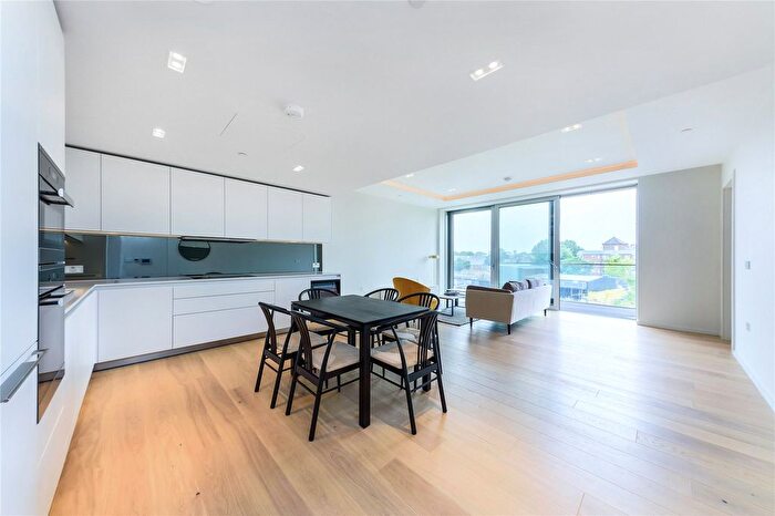 3 Bedroom Flat To Rent In Lillie Square, London, SW6