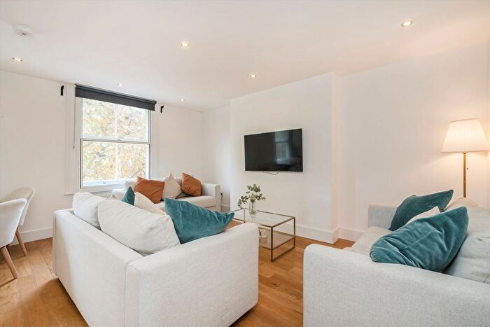 2 Bedroom Flat To Rent In Hammersmith Grove, Hammersmith, W6