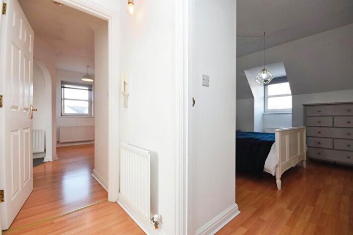 1 Bedroom Flat For Sale In Primrose Hill, Chelmsford, CM1