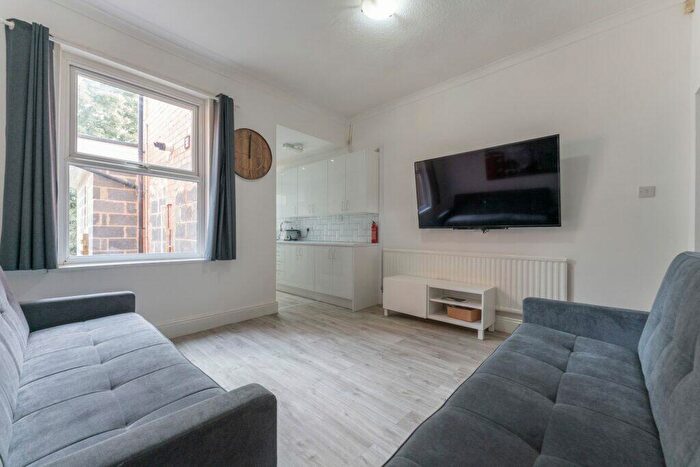 6 Bedroom Terraced House To Rent In Tiverton Road, Selly Oak, Birmingham, B29