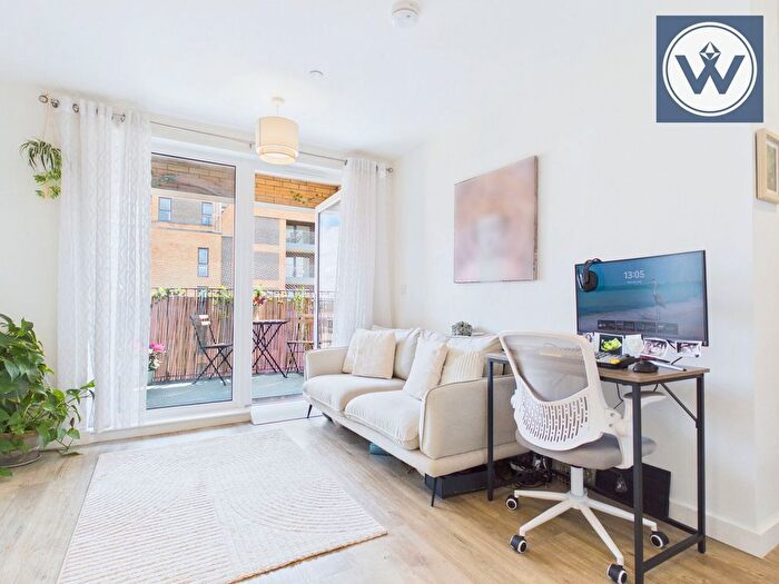 1 Bedroom Flat For Sale In Mortise House, Chailey Place Hayes, UB3