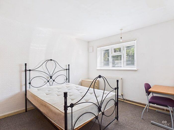 2 Bedroom Flat To Rent In The Linkway, Brighton, BN1