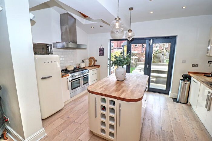 5 Bedroom Terraced House For Sale In Oldfield Road, Sale, M33