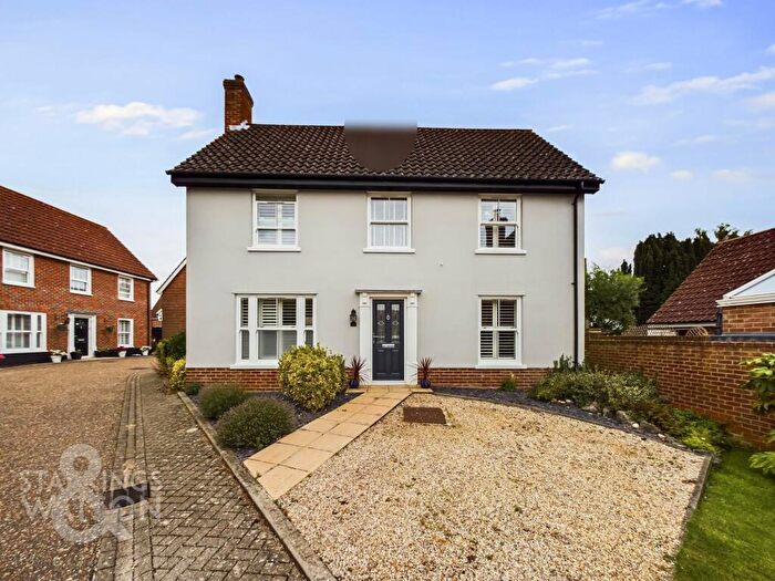 3 Bedroom Detached House For Sale In Muir Drive, Hingham, Norwich, NR9