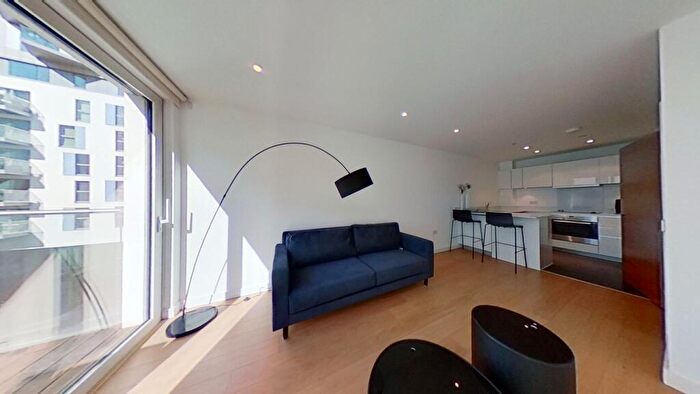 1 Bedroom Apartment For Sale In Waterhouse Apartments, Saffron Central Square, Croydon, CR0