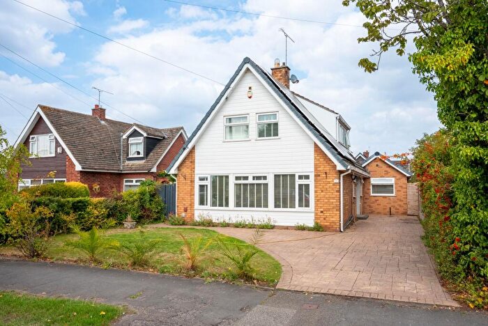 4 Bedroom Detached Bungalow For Sale In St. James Avenue, Upton, CH2