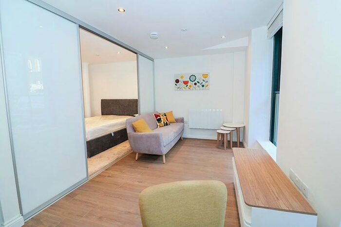 1 Bedroom Flat To Rent In Albion House, Bradford, BD1